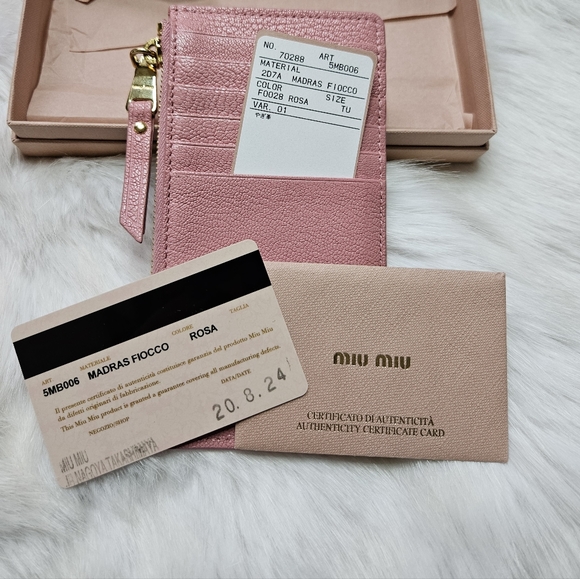 Miu Miu Pink Card Holder *Brand New* - Picture 3 of 9